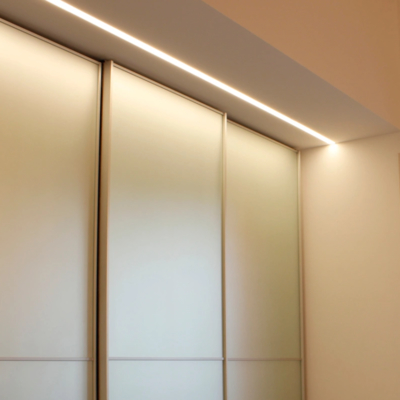 Un buen precio. Chorreo de arena del perfil de la luz de tira de la aleación LED de AL6063 T5 con el difusor de la PC en línea