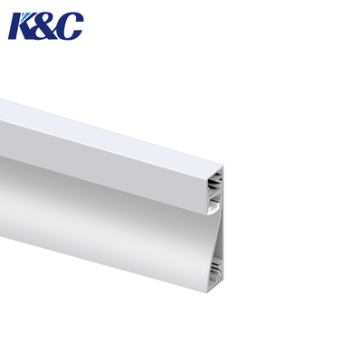 Un buen precio. Panel de faldas LED Perfiles de aluminio Opciones multicolores Juntas sin costuras Longitudes personalizadas en línea