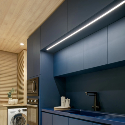 Un buen precio. perfil de aluminio llevado 17*9m m T5 del canal 6063 del montaje de la luz de tira en línea