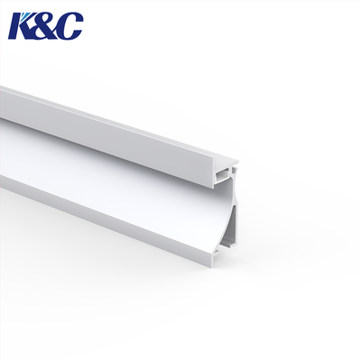 Un buen precio. 6063 T5 Perfil de esquina LED de aluminio W26.4 x H77.5mm 2M longitud en línea