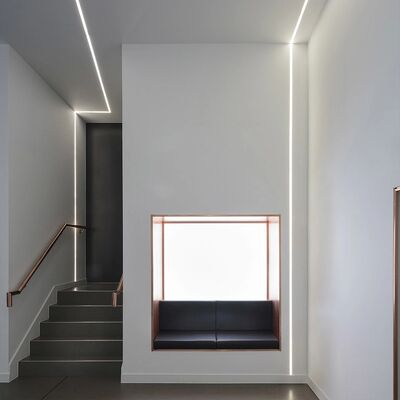 Un buen precio. 6063 T5 Perfil LED de aleación de aluminio encasillado con oxidación por chorro de arena para instalación incorporada en línea