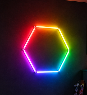Un buen precio. Sistema de iluminación modular de techo LED RGB hexagonal para garaje, gimnasio, taller, oficina, paneles de luz LED hexagonales conectables en forma de panal en línea