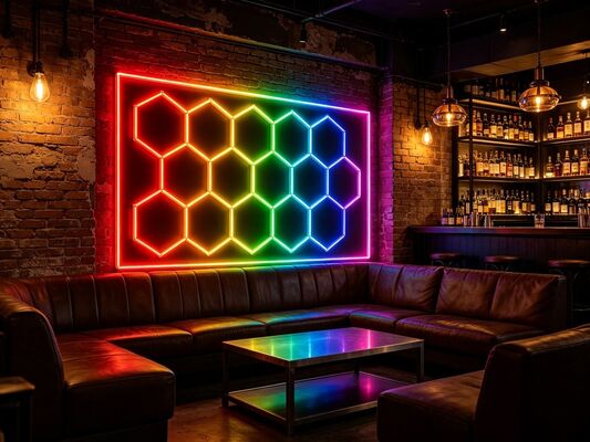 Un buen precio. 2026 Nueva luz LED hexagonal RGB de control remoto de 15 piezas, 24V IP20 para gimnasio, salón, garaje, bar, luz ambiental, lista para CE En línea