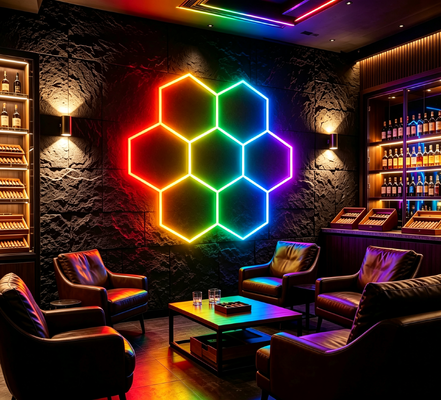 Un buen precio. Sistema de iluminación de techo de panal modular de luz hexagonal LED RGB diseñado para oficina de taller de gimnasio de garaje y fácil montaje En línea