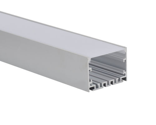 Un buen precio. canal llevado cubierta pendiente de la tira de la PC de 6063t5 50x50m m con el difusor en línea